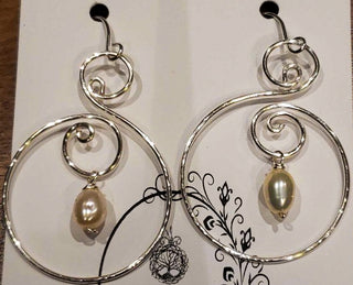 Wire Work Drop Earrings with Amita!  (No experience Needed).  2 hr class.  Sat. October 5th (2 to 4pm)